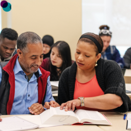 imagem do curso de Educação de Jovens e Adultos